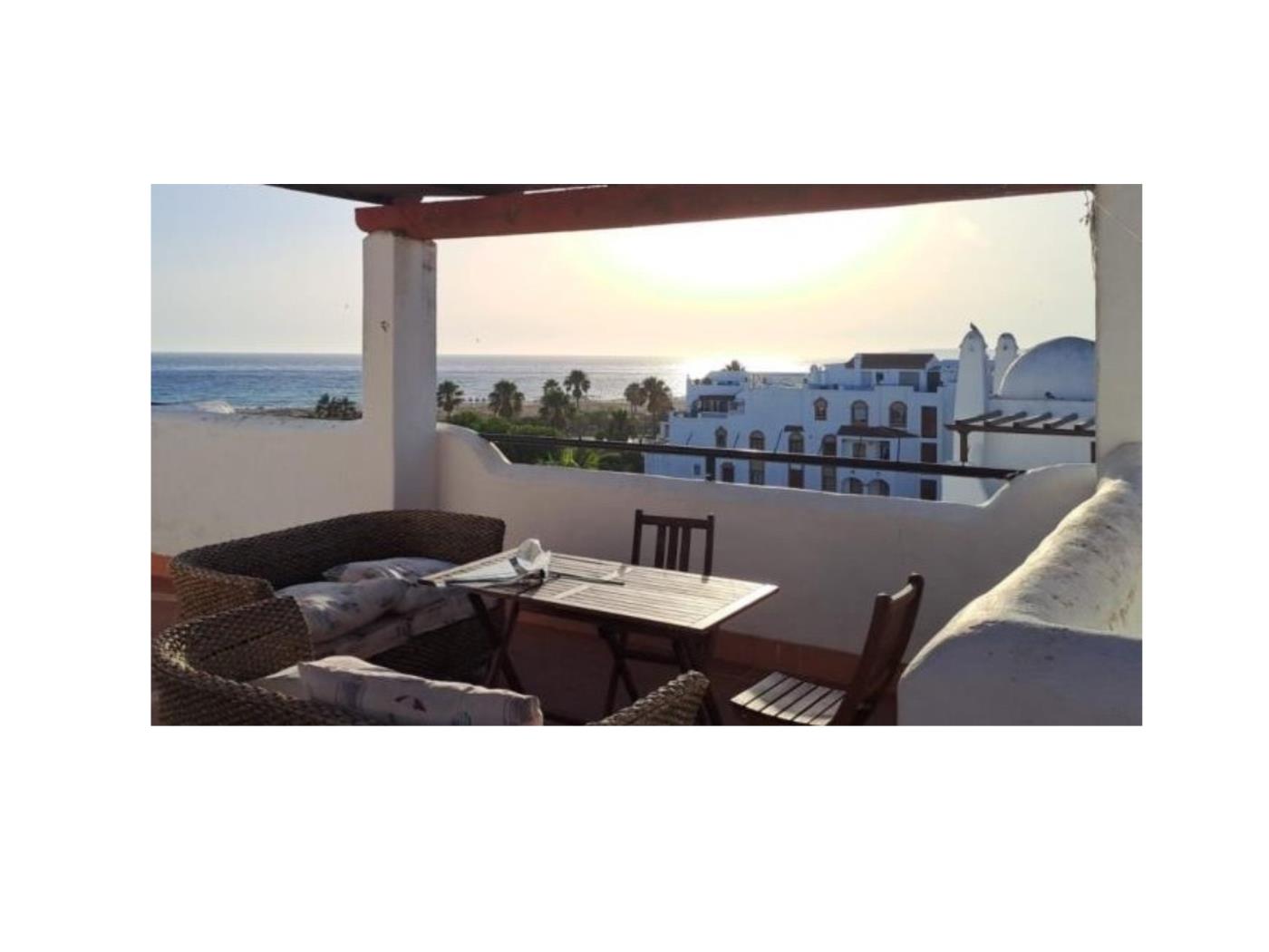 Apartamento -
                                Zahara De Los Atunes -
                                3 dormitorios -
                                6 ocupantes