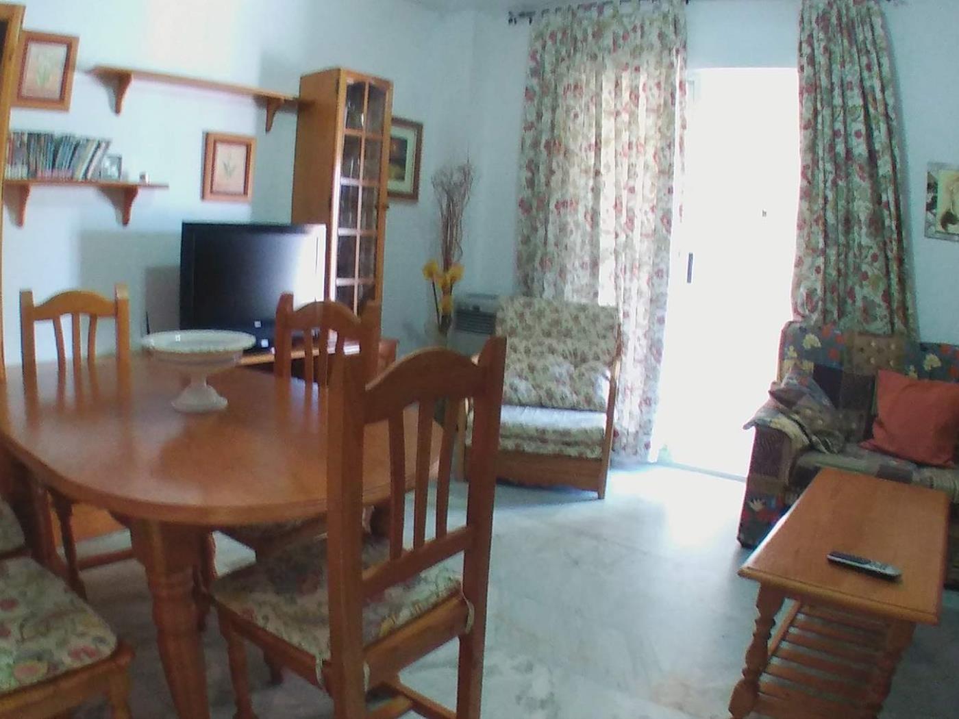 Apartamento -
                                Zahara De Los Atunes -
                                3 dormitorios -
                                6 ocupantes